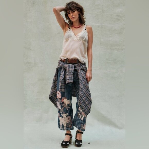 NWT We The Free Farm To Peach Jeans~ Barnyard Blue 🐥 🍑 - Picture 8 of 10